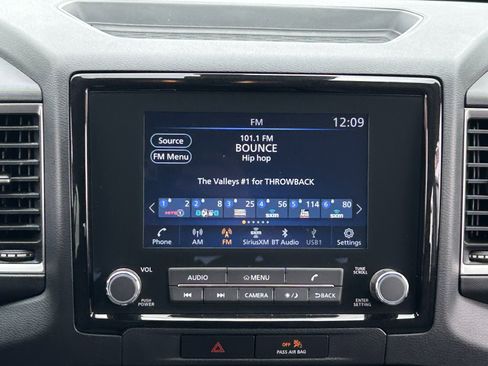 Used 2022 Nissan Frontier 2WD Crew Cab image 18