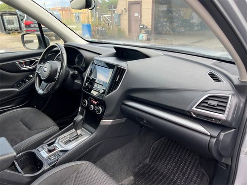 Used 2019 Subaru Forester Premium image 16