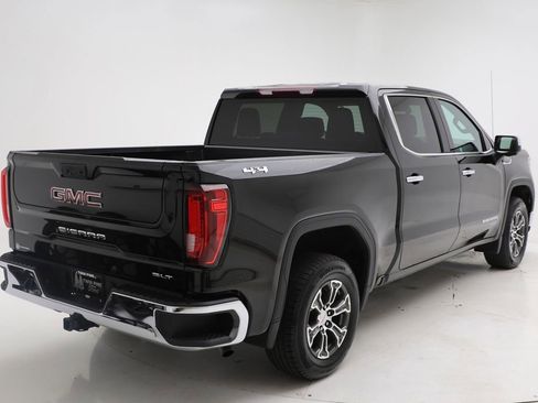Used 2025 GMC Sierra 1500 SLT AWD/4WD image 9