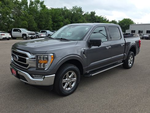 Used 2022 Ford F150 XLT w/ Equipment Group 302A High AWD/4WD image 4