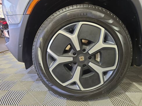 Used 2024 Rivian R1T Adventure AWD/4WD image 9