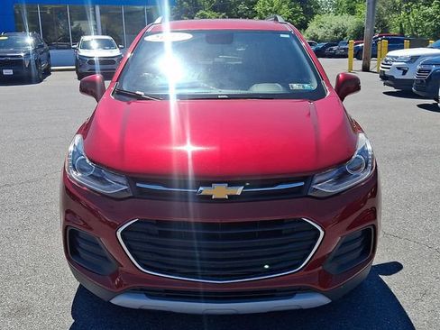 Certified 2019 Chevrolet Trax LT FWD image 2