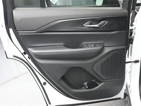 New 2025 Jeep Grand Cherokee Laredo X image 13