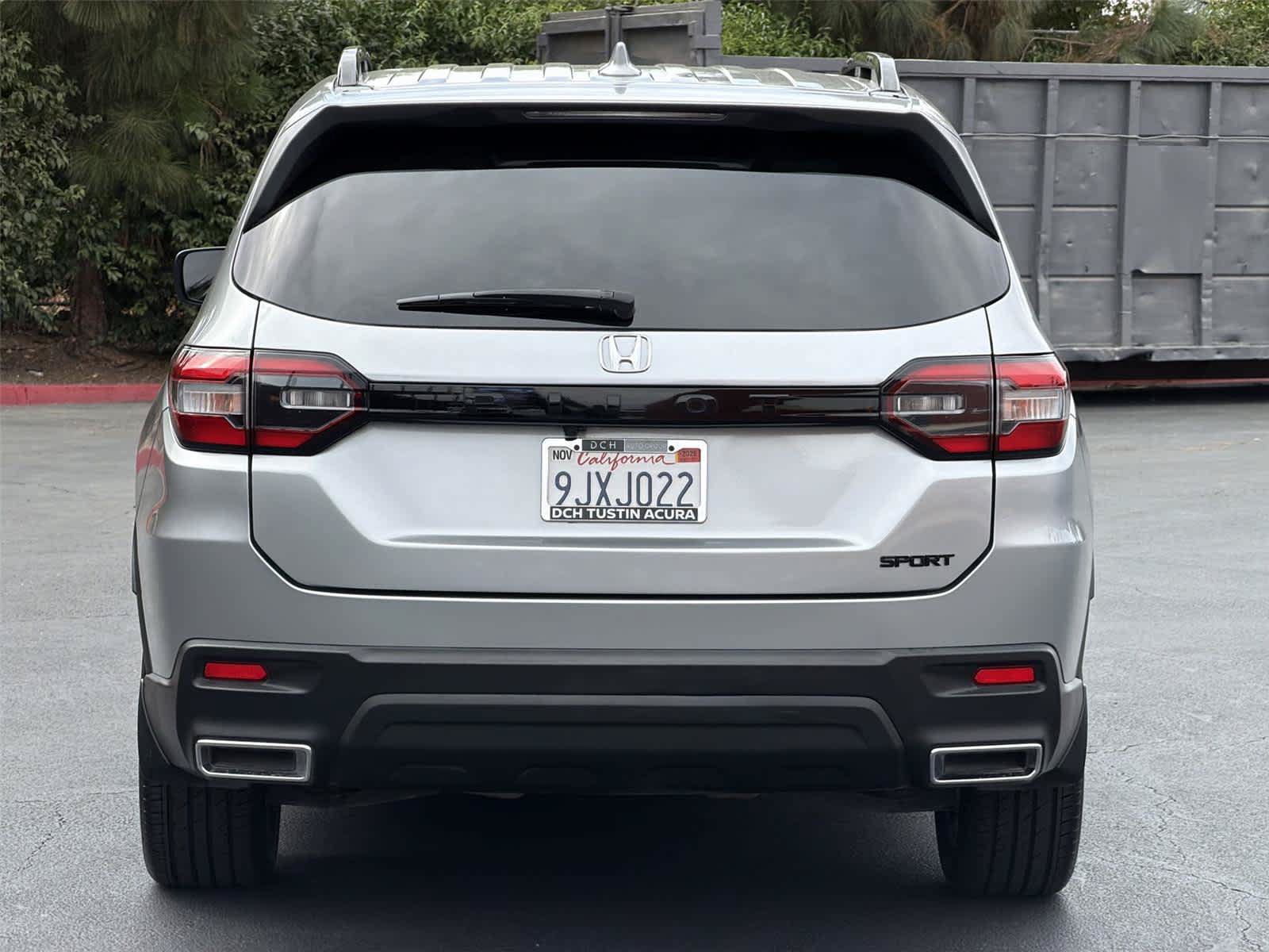 Used 2024 Honda Pilot Sport image 6