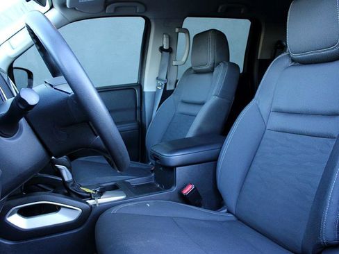 Used 2022 Nissan Frontier SV w/ Technology Package image 8