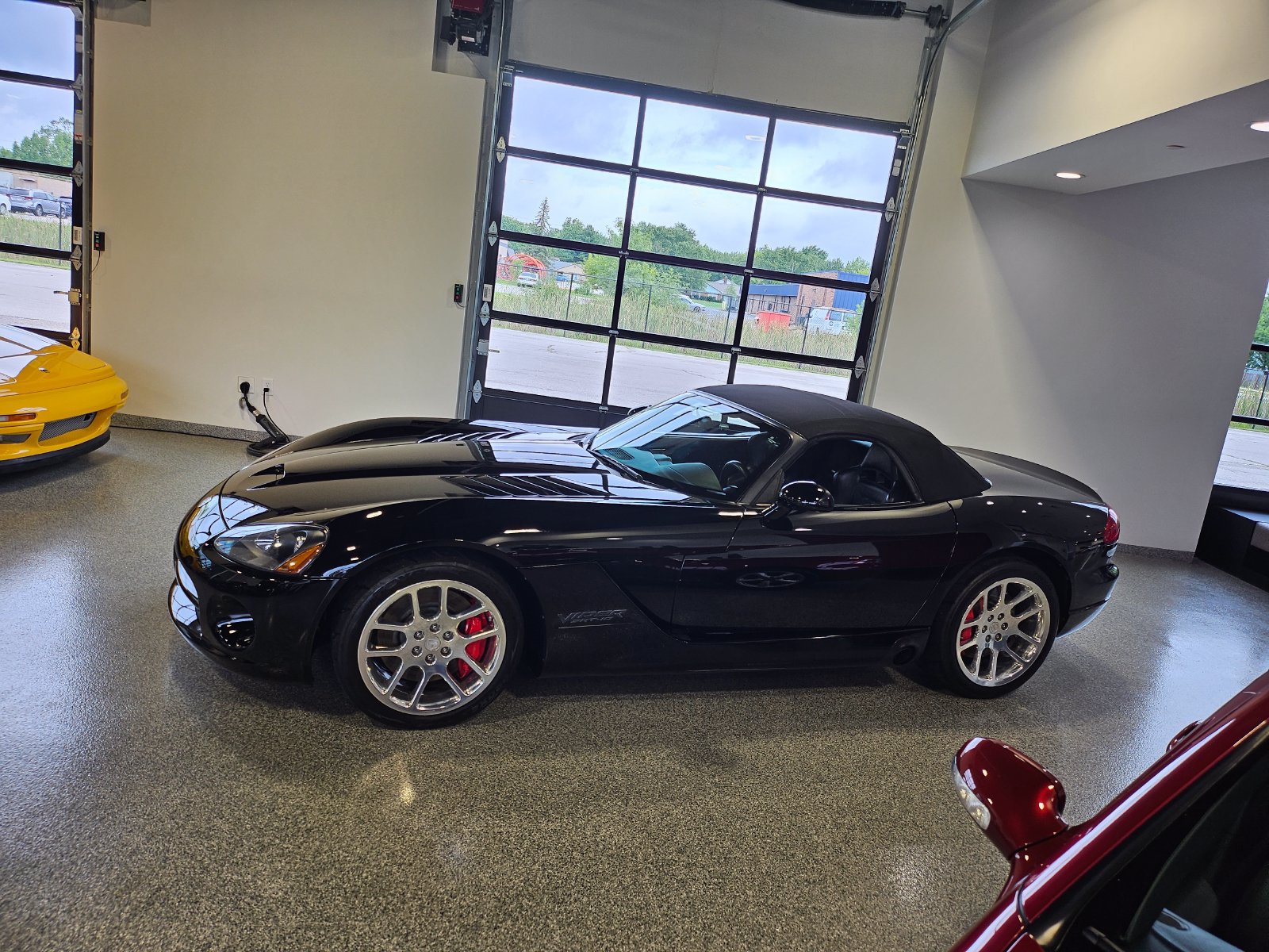 Used 2005 Dodge Viper SRT-10 RWD image 12
