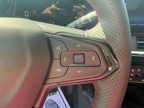 New 2026 Chevrolet Trax RS w/ Sunroof Package image 31