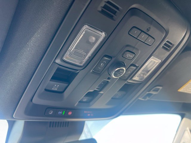 Used 2023 GMC Yukon AT4 AWD/4WD image 16
