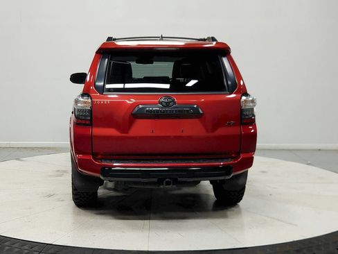 Used 2018 Toyota 4Runner TRD Off-Road Premium AWD/4WD image 7