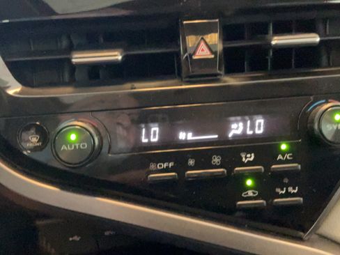 Used 2022 Toyota Camry SE w/ Audio Upgrade Package FWD image 14