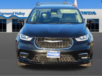 Used 2022 Chrysler Pacifica Touring-L video 2