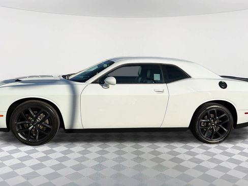 Used 2019 Dodge Challenger SXT w/ Plus Package image 8