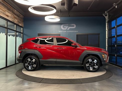 Used 2024 Hyundai Kona SEL image 2