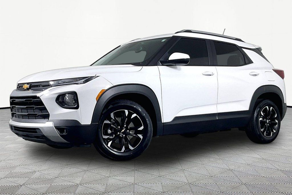 Used 2023 Chevrolet TrailBlazer LT w/ Convenience Package FWD image 1