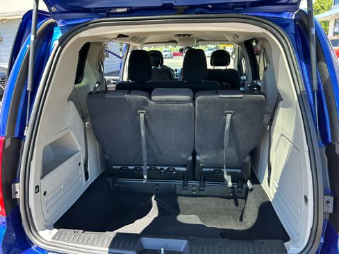 Used 2019 Dodge Grand Caravan SE w/ UConnect Hands-Free Group FWD image 23