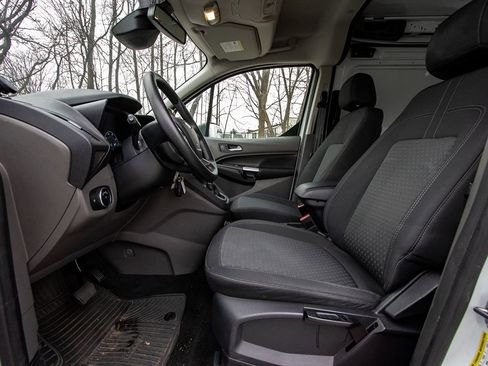 Used 2020 Ford Transit Connect XLT image 9