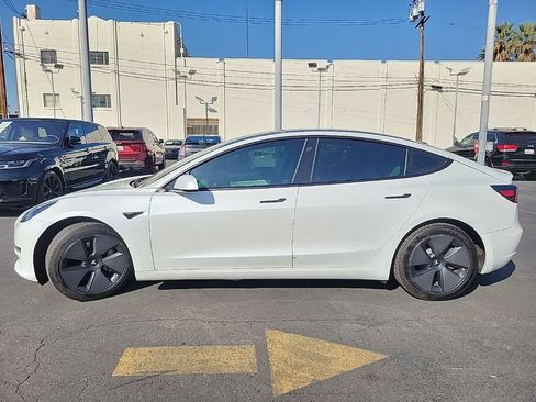 Used 2021 Tesla Model 3 Standard Range Plus image 4