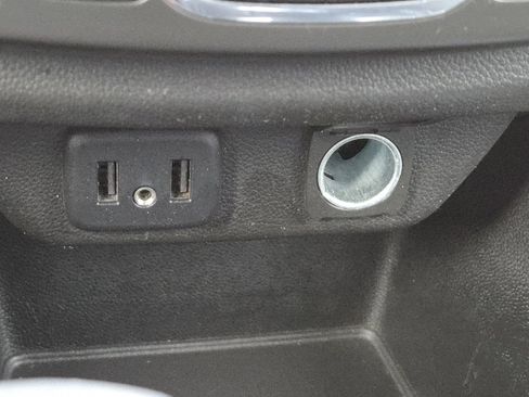 Used 2021 Chevrolet Traverse LS w/ LPO, Black Accent Package image 27