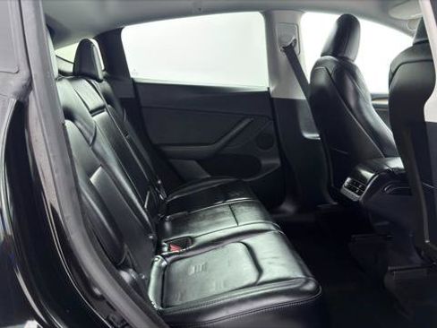 Used 2024 Tesla Model Y Long Range RWD image 18