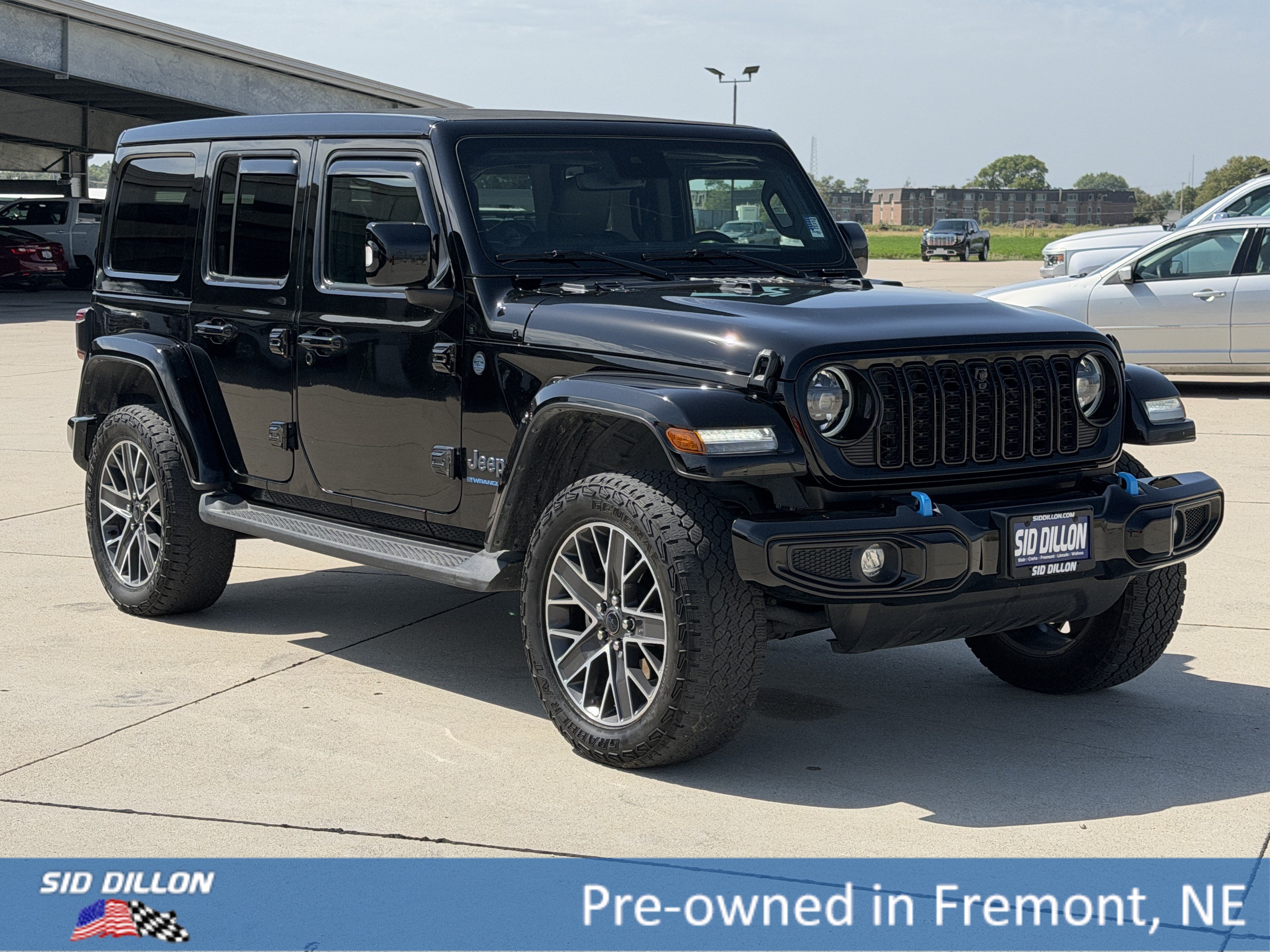 Used 2024 Jeep Wrangler High Altitude AWD/4WD image 2