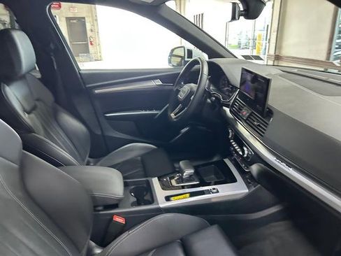 Certified 2025 Audi Q5 2.0T Premium w/ Convenience Plus Package image 25