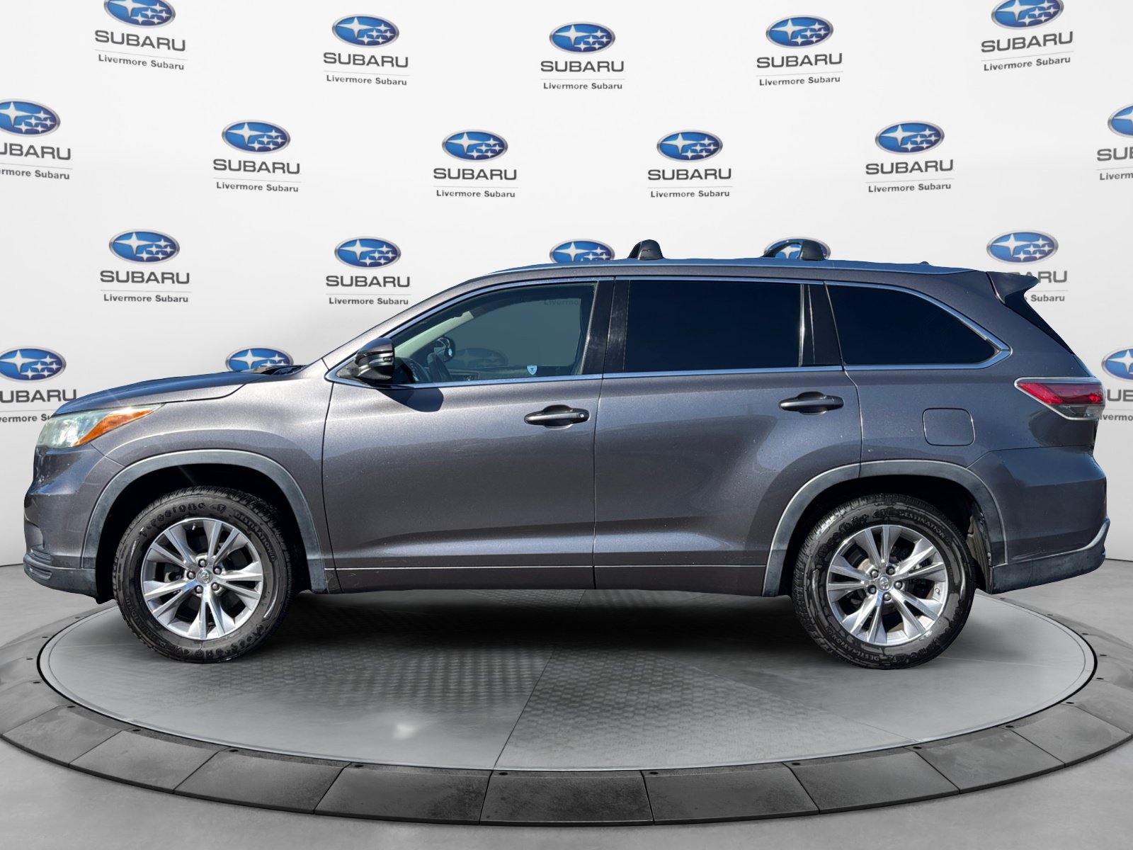 Used 2015 Toyota Highlander XLE FWD image 3