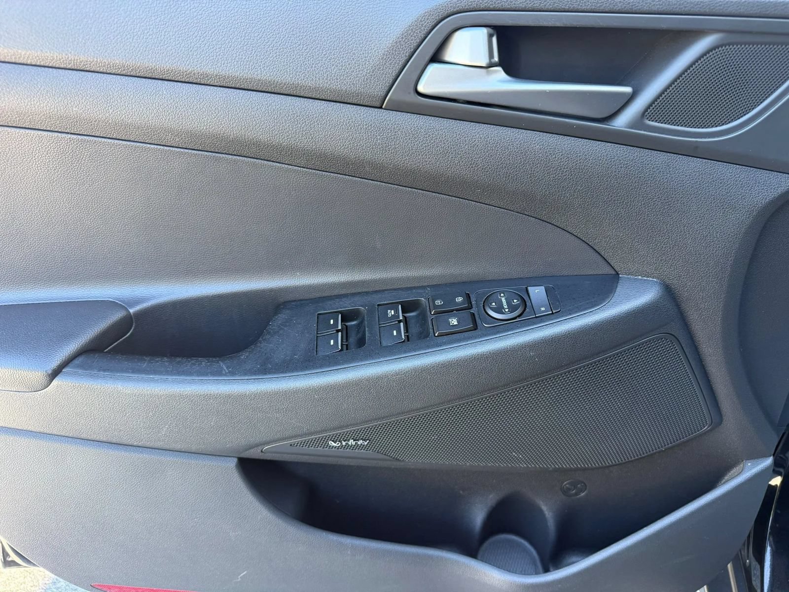 Used 2017 Hyundai Tucson Limited FWD image 11