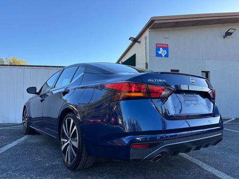 Used 2021 Nissan Altima 2.5 SR image 3