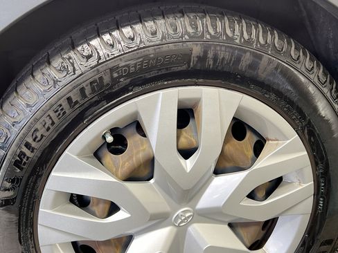 Used 2021 Toyota C-HR LE image 14