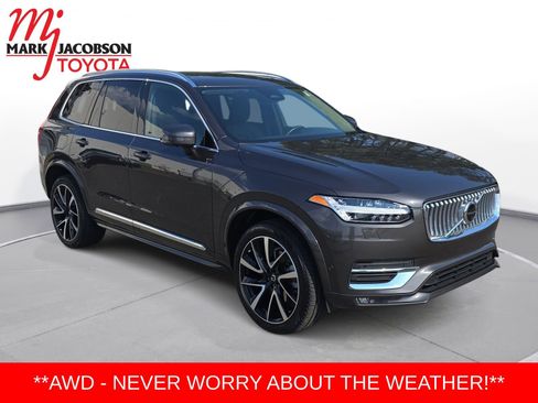 Used 2023 Volvo XC90 B6 Plus w/ Protection Package Premier image 4