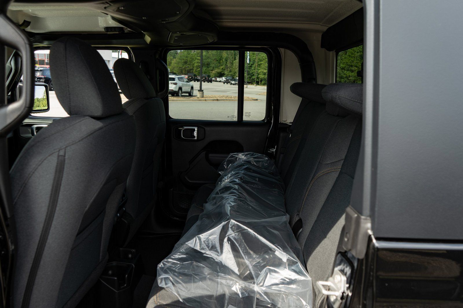 Used 2025 Jeep Gladiator Sport AWD/4WD image 18