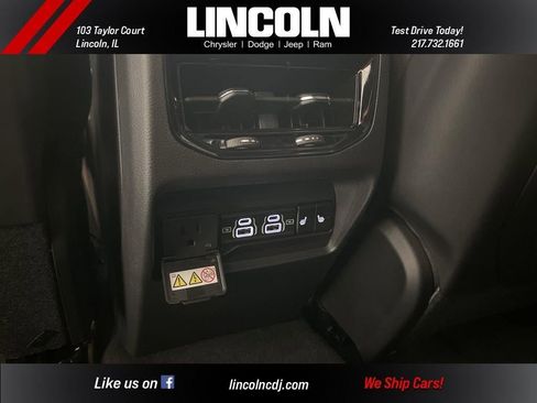 New 2025 Jeep Grand Cherokee Limited w/ Black Appearance Package image 13