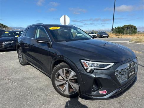 Used 2024 Audi Q8 e-tron Premium Plus AWD/4WD image 2