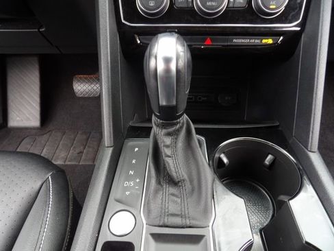 Used 2020 Volkswagen Atlas Cross Sport SEL image 18