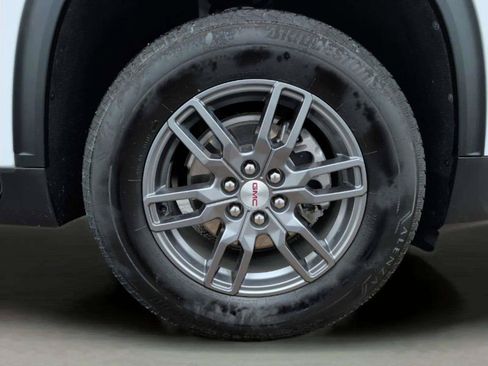 Used 2025 GMC Acadia Elevation FWD image 23