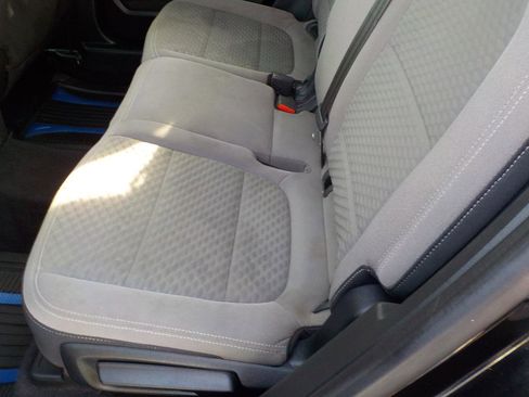 Used 2021 Ford Escape SE w/ SE Sport Appearance Package image 18