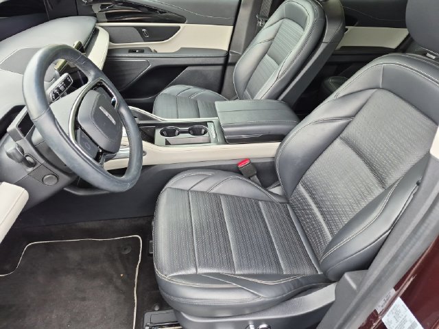 Used 2024 Lincoln Nautilus Reserve AWD/4WD image 16