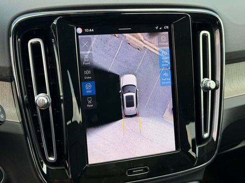 Certified 2023 Volvo XC40 B5 Plus w/ Driver Assist Package AWD/4WD image 30