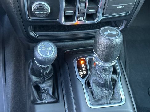 Used 2024 Jeep Wrangler Unlimited image 26