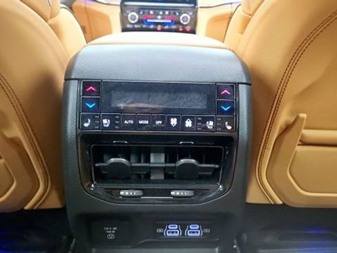 Used 2023 Jeep Grand Cherokee Summit AWD/4WD image 50