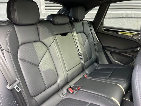 Certified 2026 Porsche Macan AWD/4WD image 23