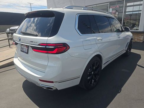 Used 2025 BMW X7 xDrive40i w/ Premium Package AWD/4WD image 2