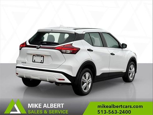 Used 2022 Nissan Kicks S image 4