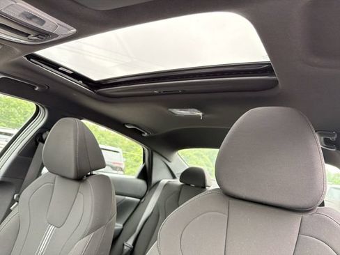 New 2026 Hyundai Elantra SEL Sport Premium FWD image 32