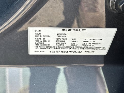 Used 2024 Tesla Model Y Long Range AWD/4WD image 29