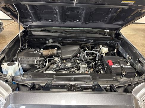Used 2021 Toyota Tacoma SR AWD/4WD image 19