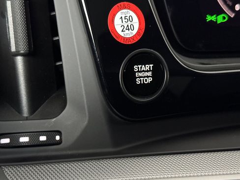 Certified 2025 Porsche Cayenne Coupe image 27