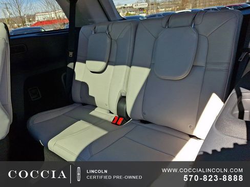 Certified 2025 Lincoln Aviator AWD image 11