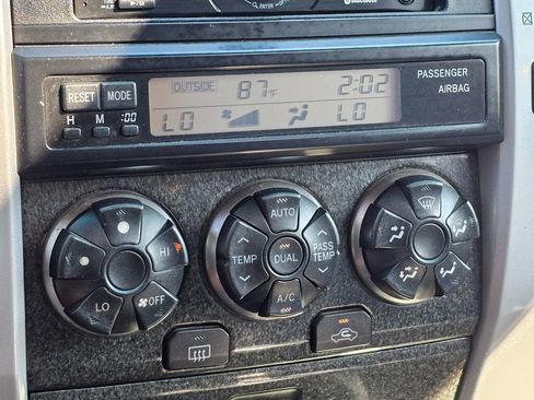 Used 2005 Toyota 4Runner Limited image 35