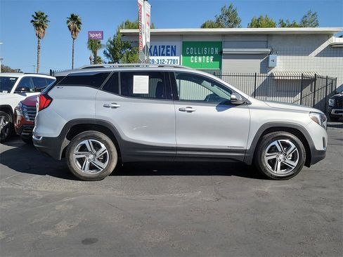 Used 2021 GMC Terrain SLT image 33